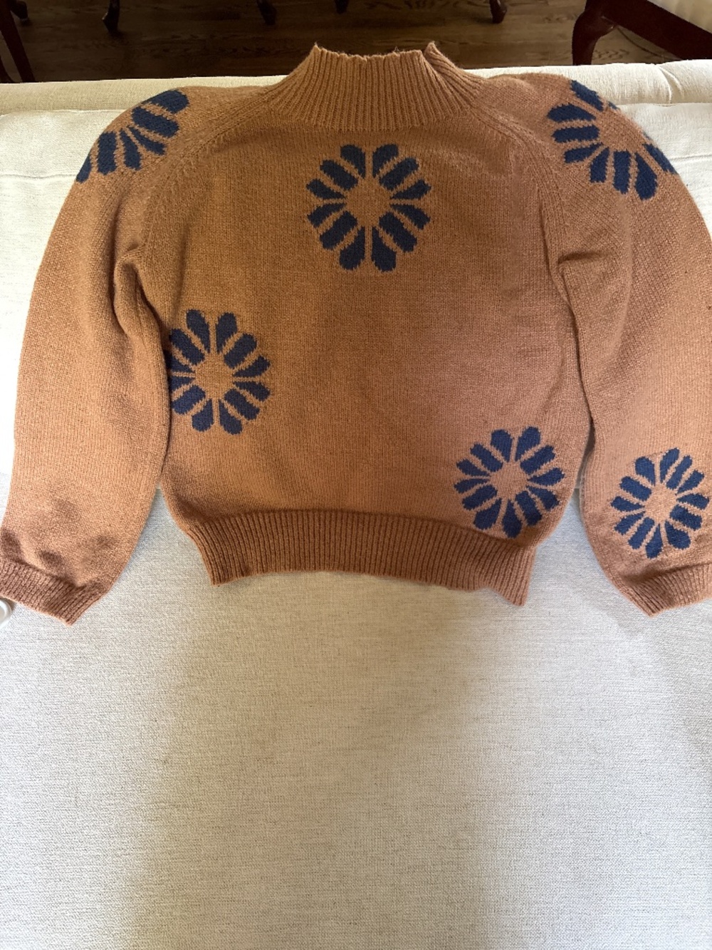 Pullover - Picture 1 of 1
